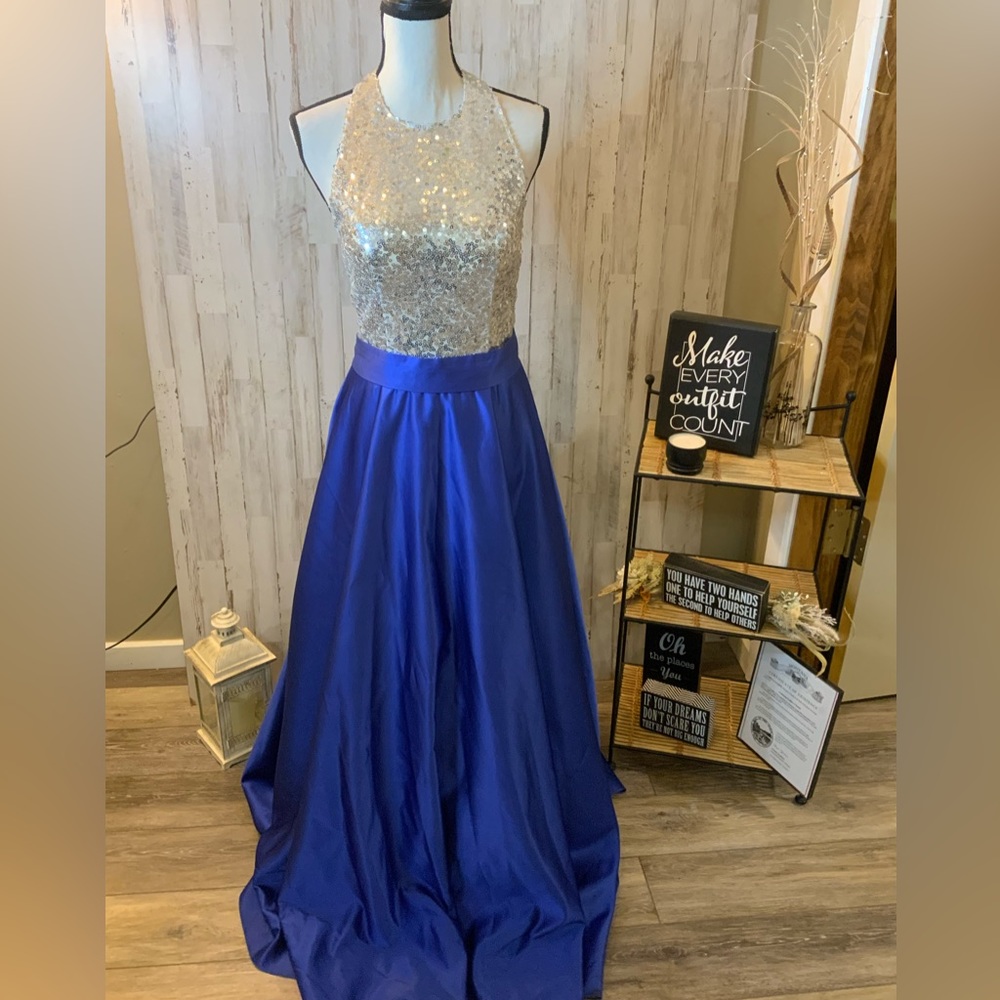 Ladies Open Back Prom Dress With Sequence Top. Si… - image 1